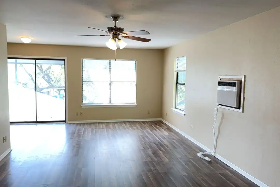 Apartment in San Antonio - View 3