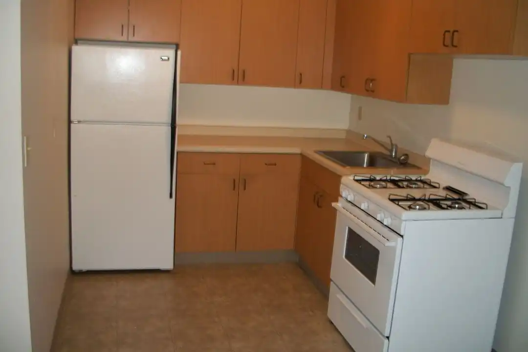 1000 SE 8th St unit 700-18 – další