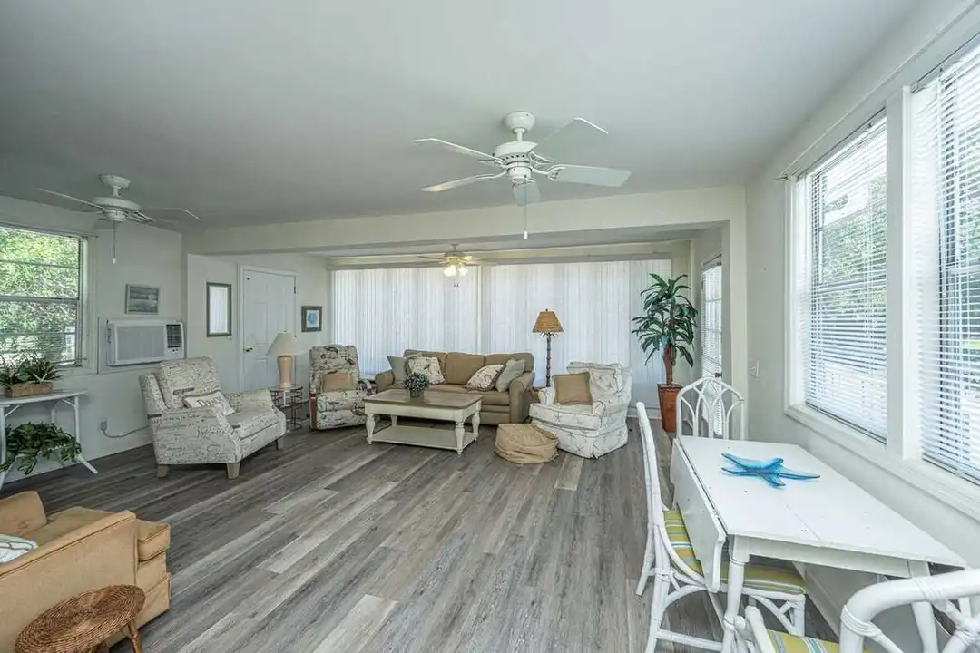 816 E Cooper Ave unit 1359011P - More