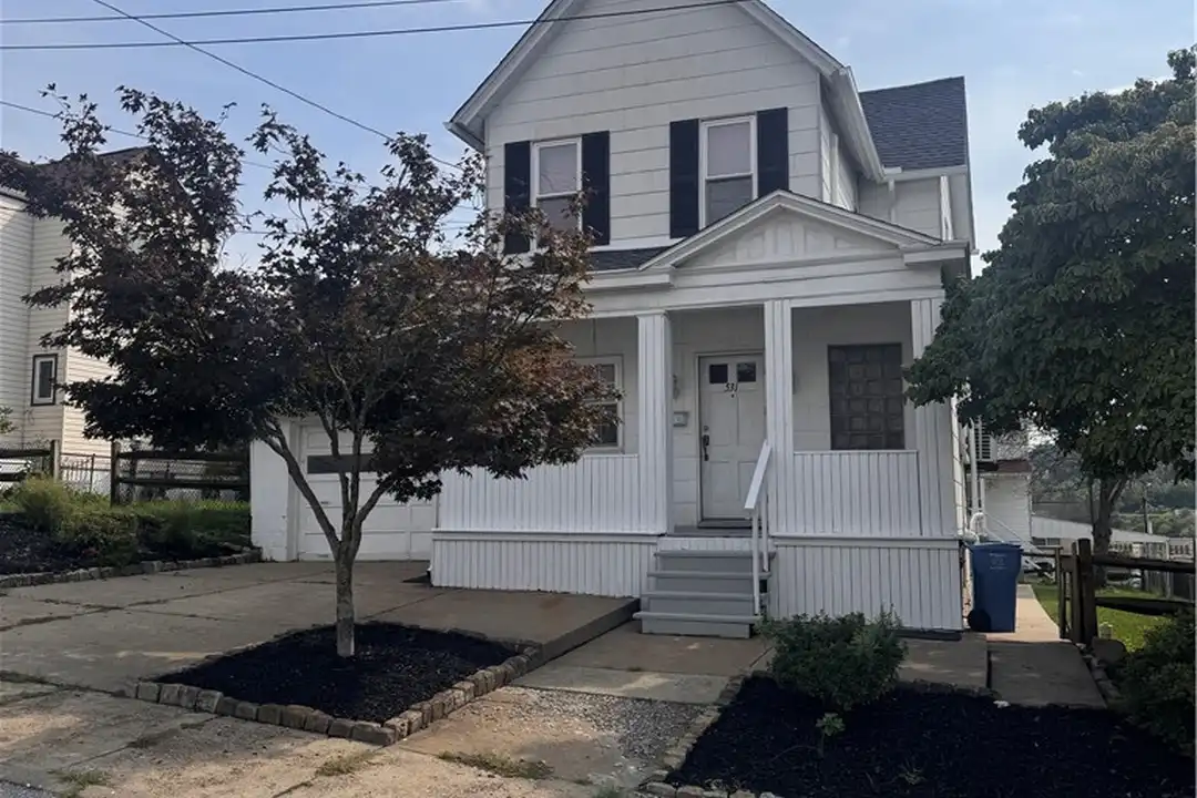 531 Bluff St – photo 1