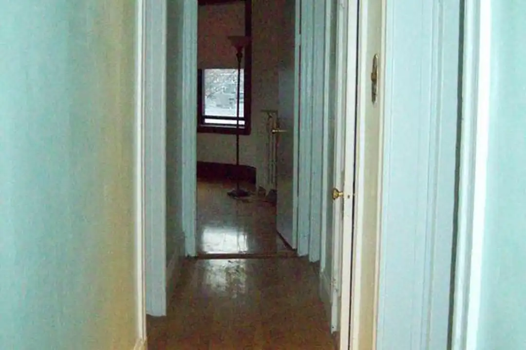 Apartment in Boston - View 3