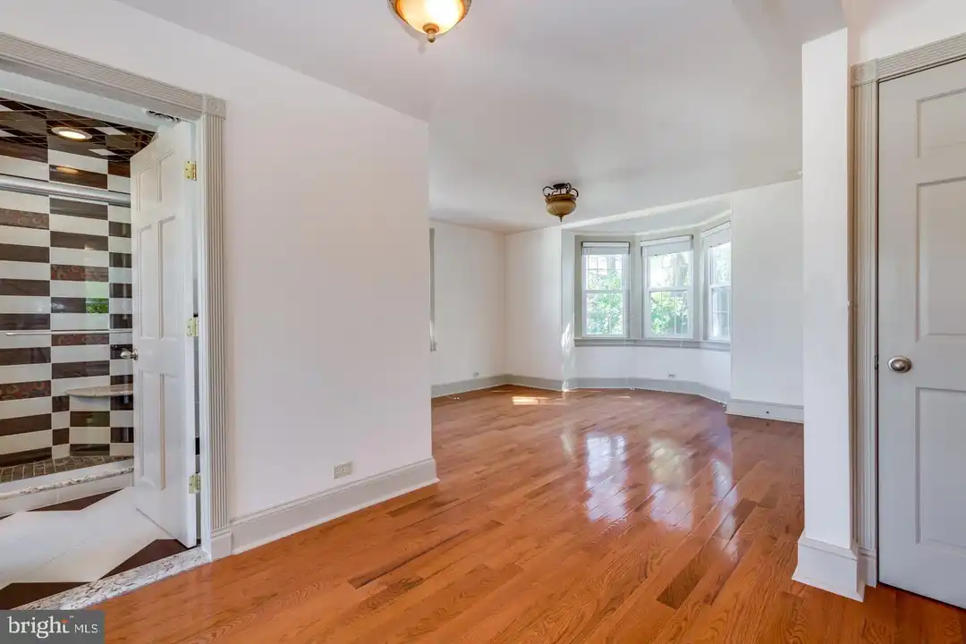 Apartment in Haddonfield - View 2