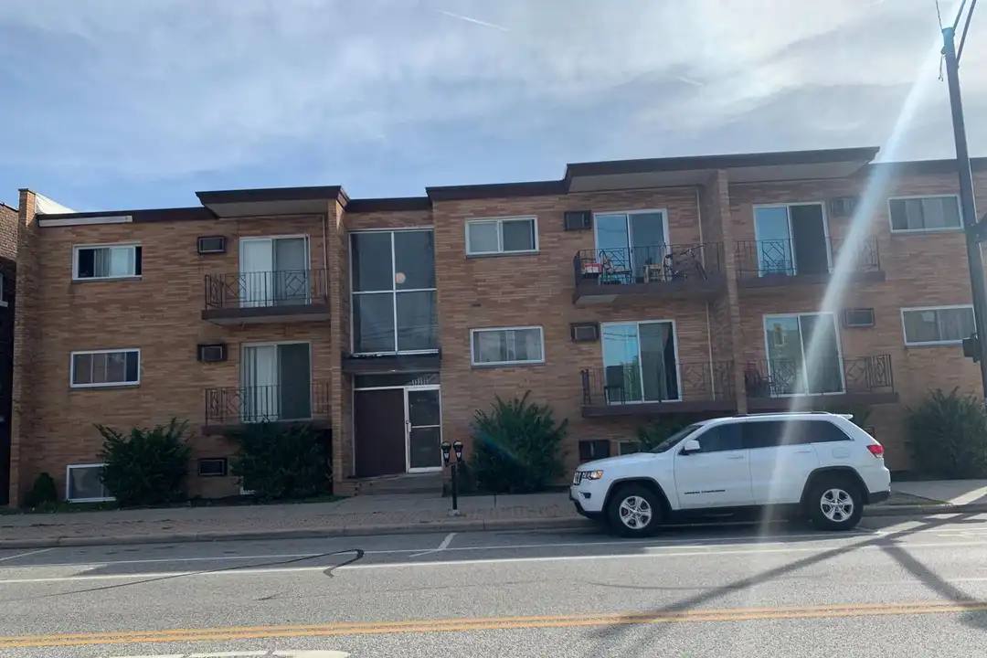 13395 Madison Ave unit 17-104 – photo 1