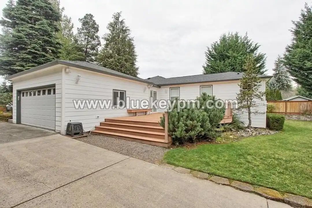 4114 NE 56th St - View 4