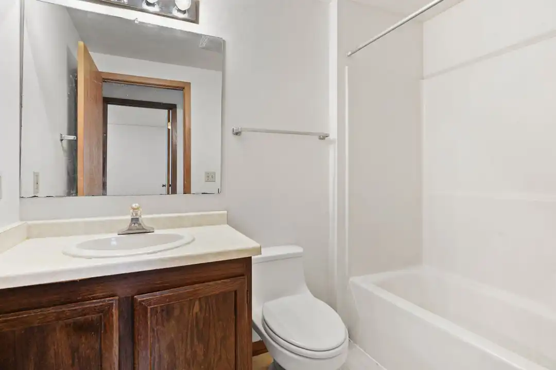 3154 Ridgeway Ave unit 3160-103 - View 4