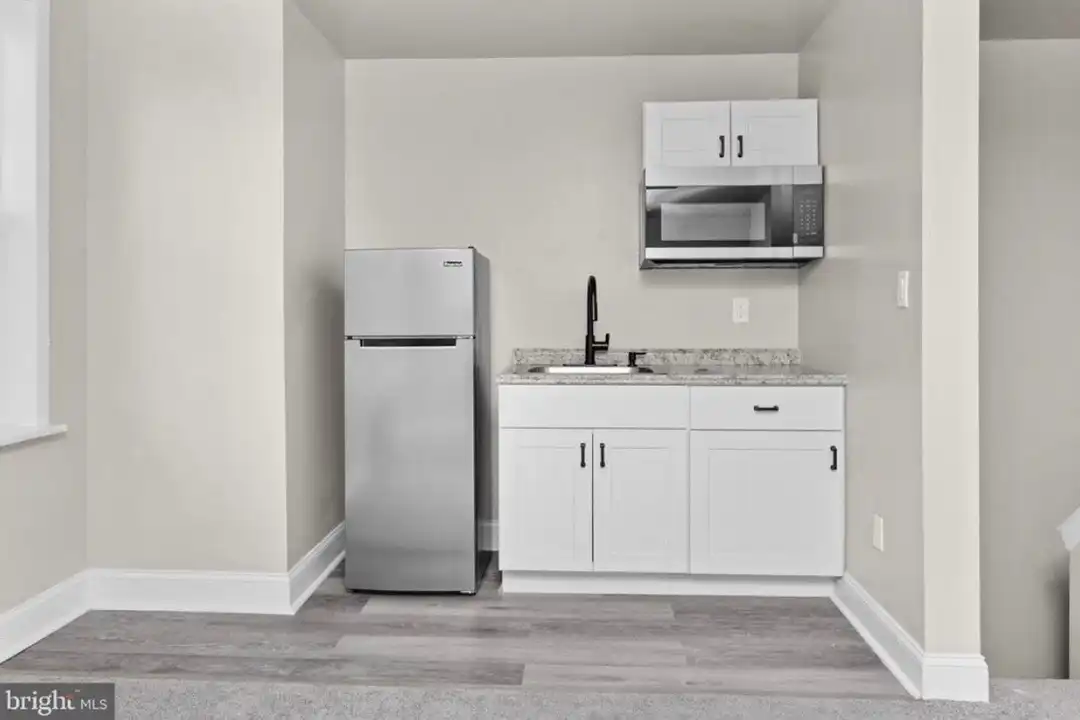134 4th Ave – photo 1 of 20