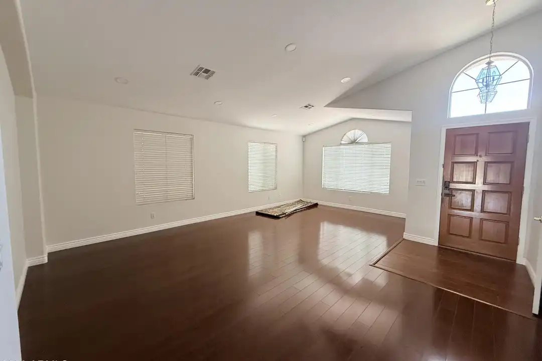 House in Glendale, Overland Trail, Deer Valley - View 3