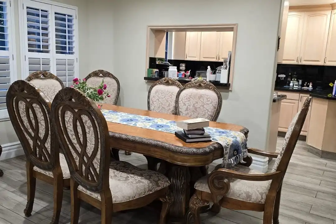 Apartment in Los Angeles - View 3