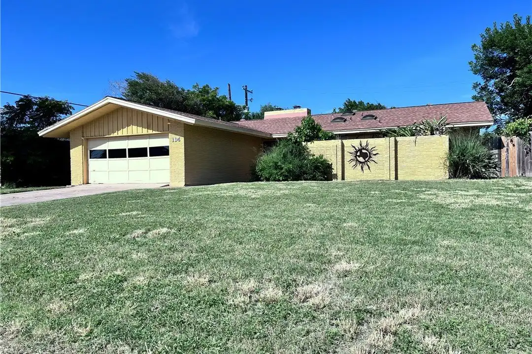 114 Janin Cir E – photo 1
