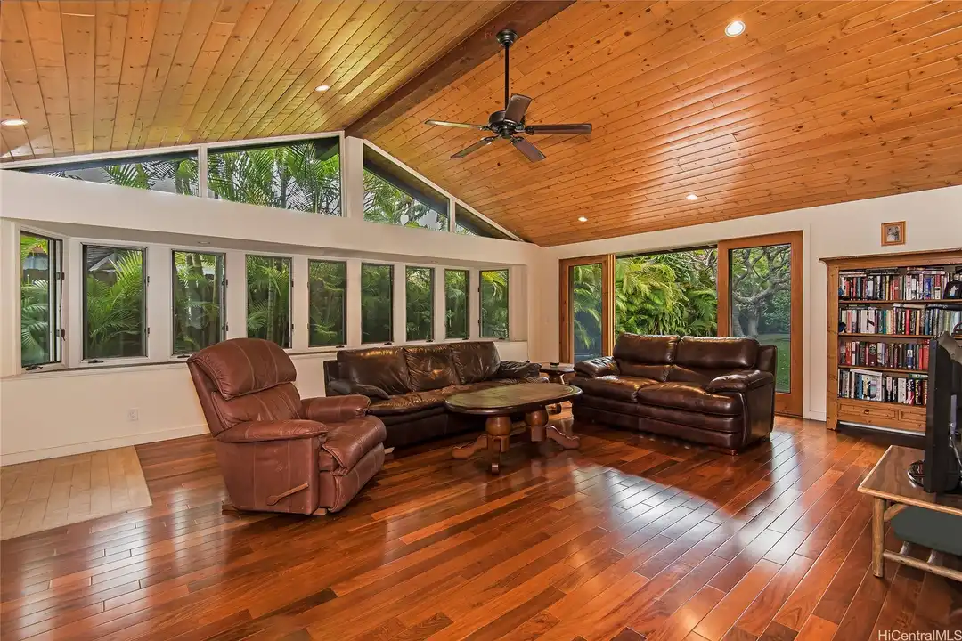 House in Kailua - More