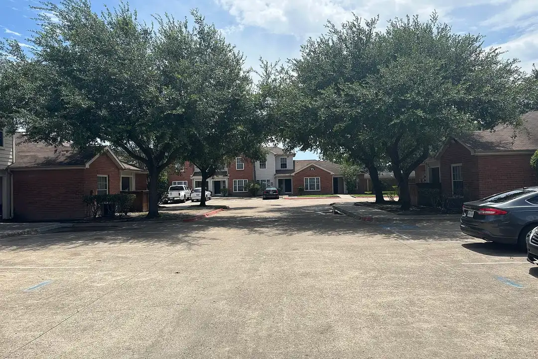 Reed Parque Townhomes - 2725 Reed Rd - Houston, TX | Rent.