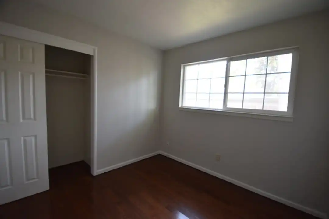 5233 Columbine Way - View 3