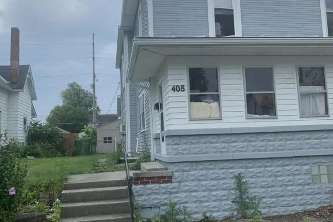 408 E North St – photo 1 of 2