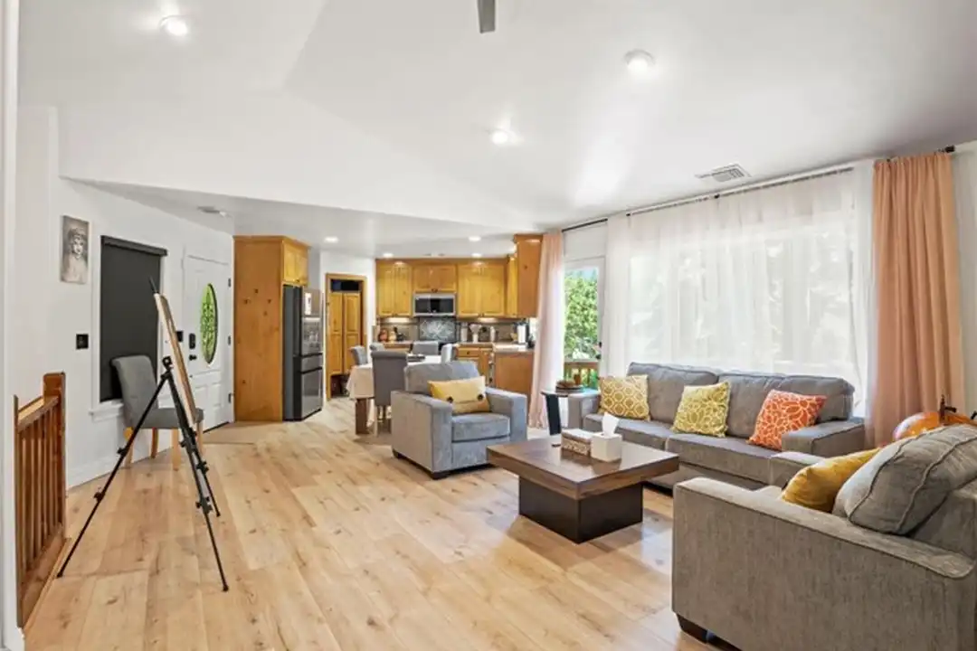 24599 Geneva Dr - View 4