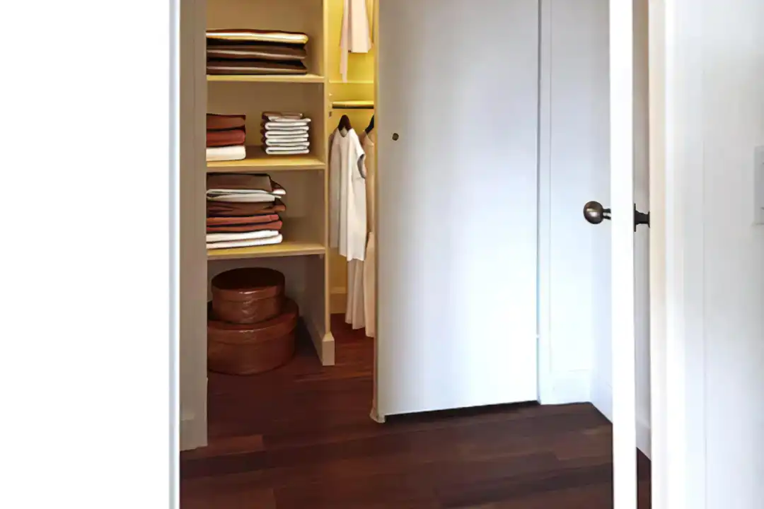 Studio at 506 E 76th St — photo 1 of 3