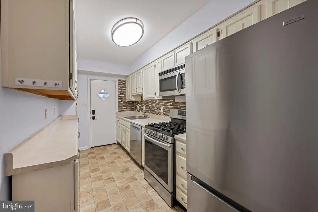 139 Hawaii Ave NE - View 6
