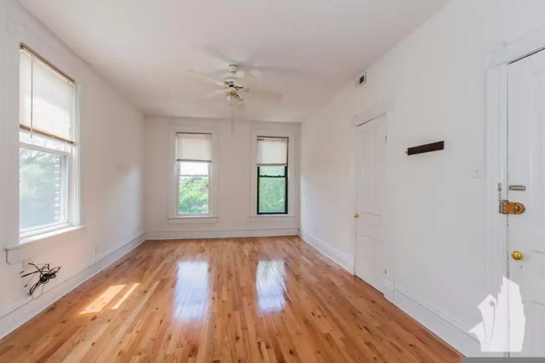 2315 N Southport Ave – pohled 2