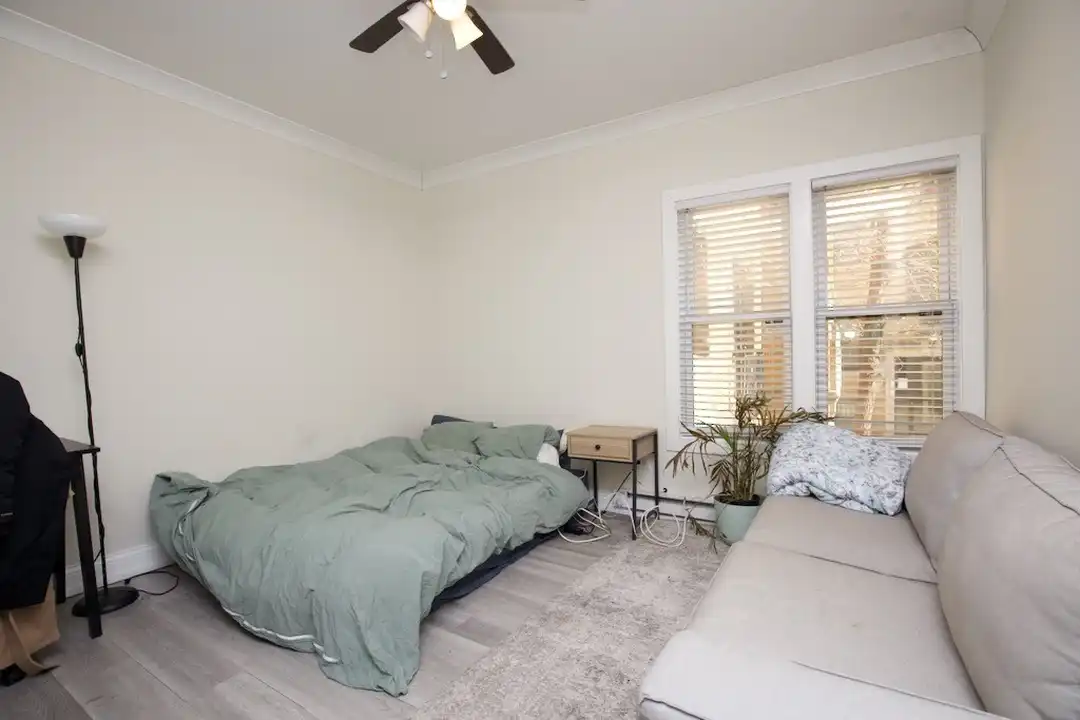 725 W Roscoe St unit N2 - More