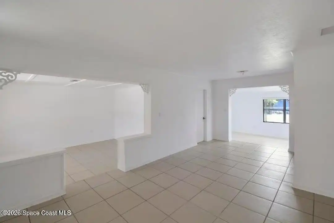 102 1st St - View 2