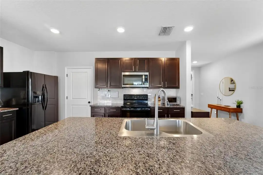 11176 Leland Groves Dr - View 2
