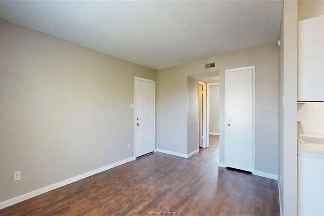 806 Oran Cir #A - View 4