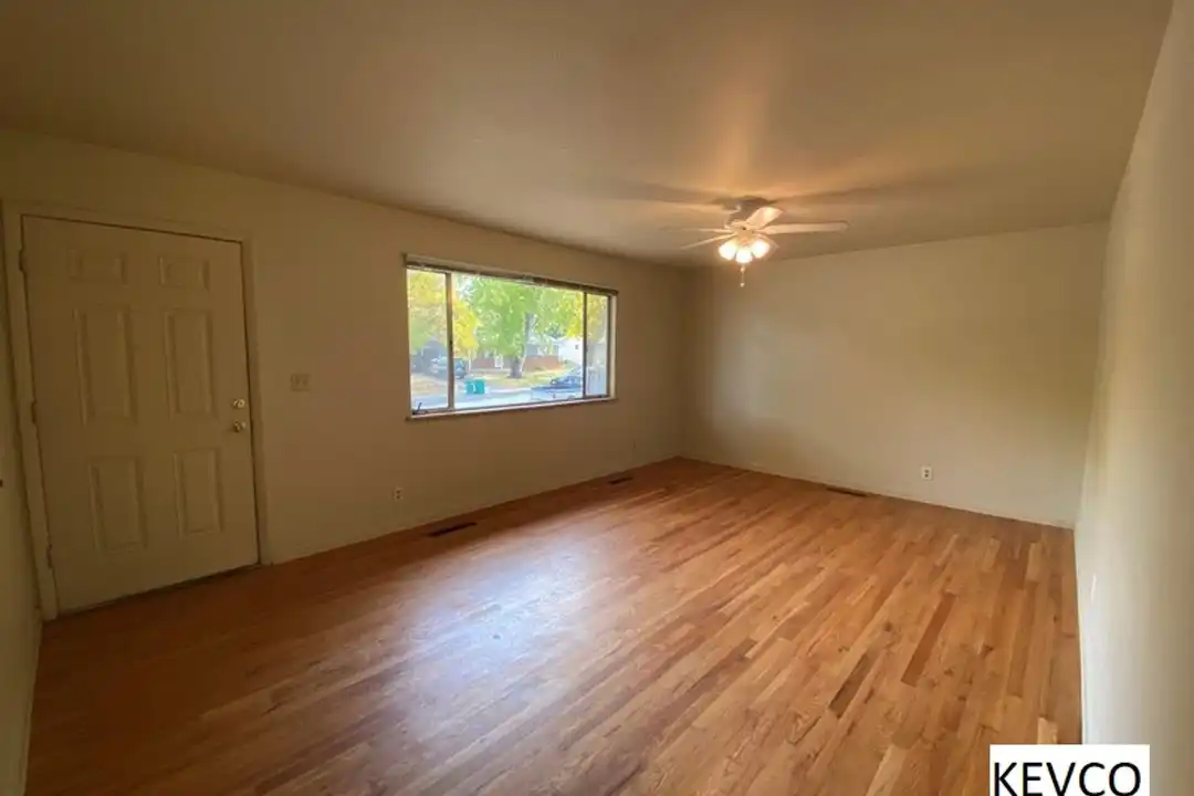 1313 Fairview Dr - View 2