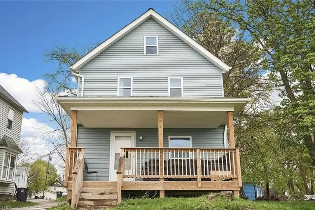 454 Kling St unit Bedroom 1 – photo 1