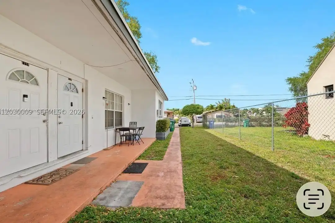 House in Miami - View 5