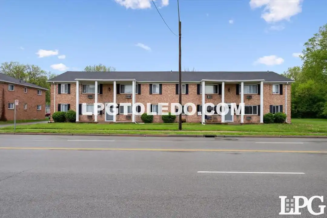 3310 Arlington Ave unit 8 – photo 1