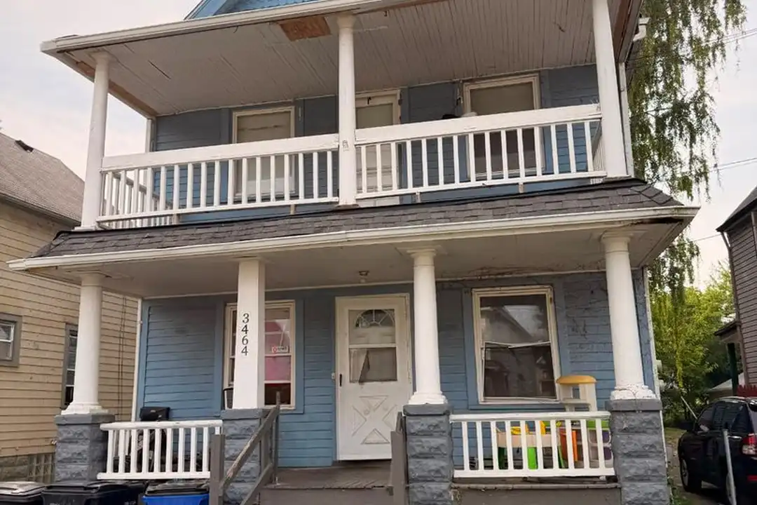 3464 W 49th St unit Upper Unit – photo 1
