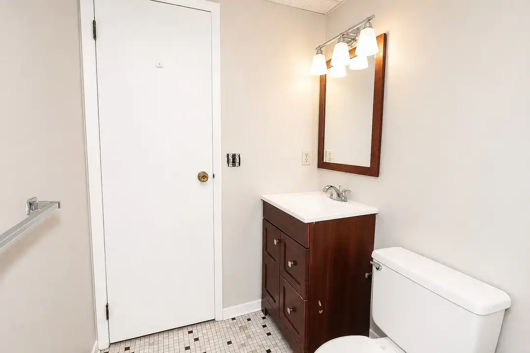 1088 Greentree Rd – photo 1