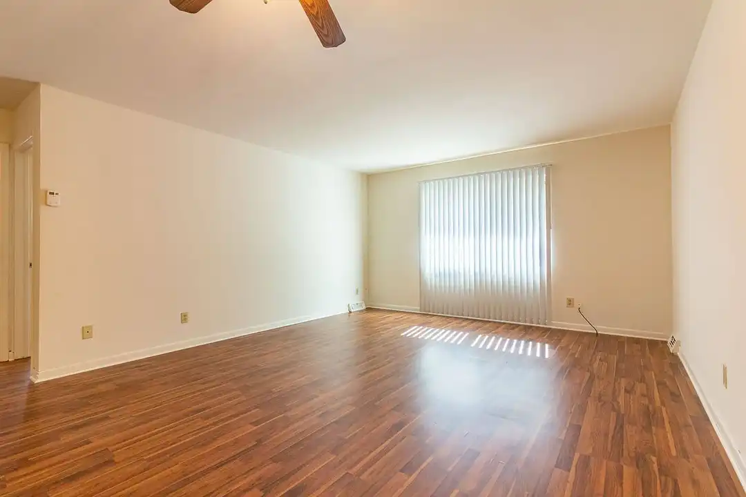 Hunter Hills Apartments – photo 1