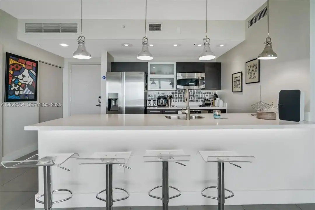 Apartment in Miami - View 4