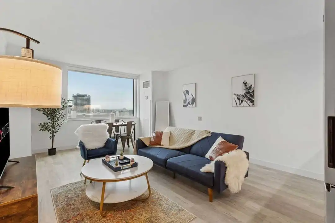 810 Pacific Avenue – photo 1