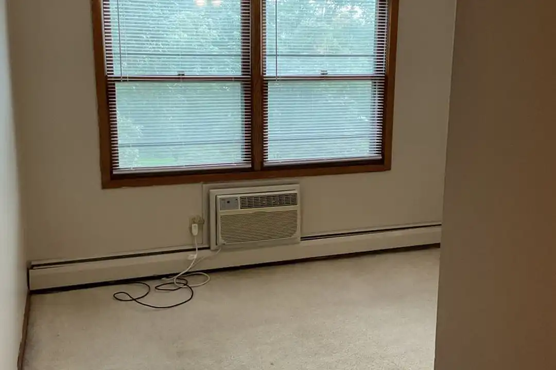 526 11th Ave SE unit 204 – další