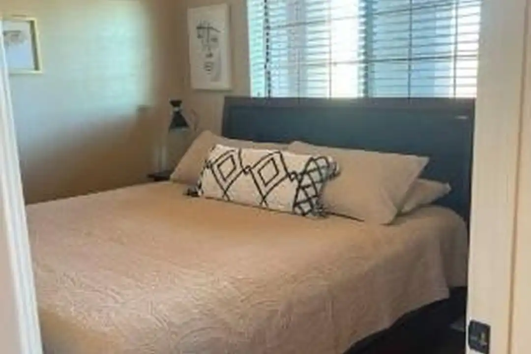 2026 E River Rd #204 - View 6
