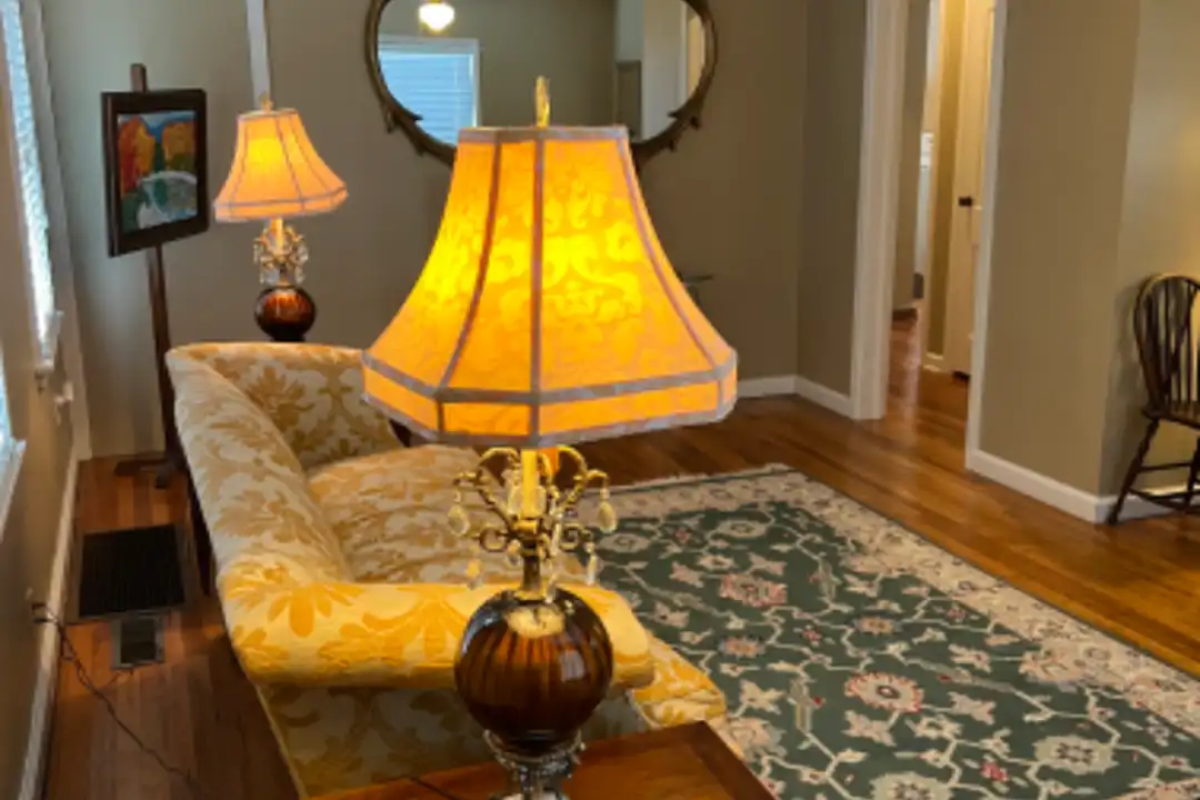 2422 Jackson Ave - View 2