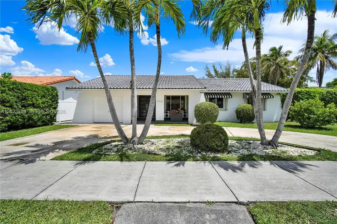 13023 SW 6th St - View 3