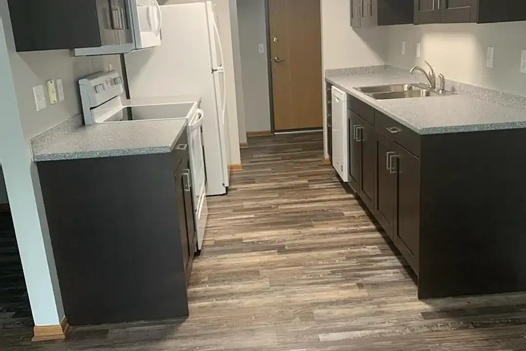 Linden West Apartments – photo 1 of 14