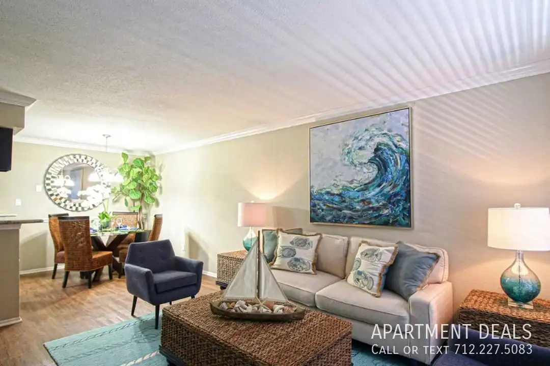 1907 Lakeside Dr - View 6