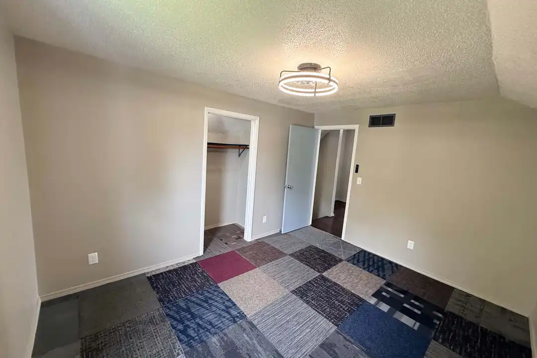 315 E Woodland Ave – photo 1