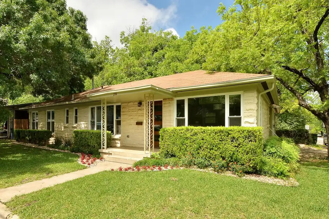 2914 Hampton Rd - View 2