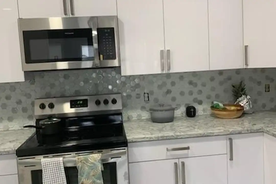 16 Cedar Ave - View 6