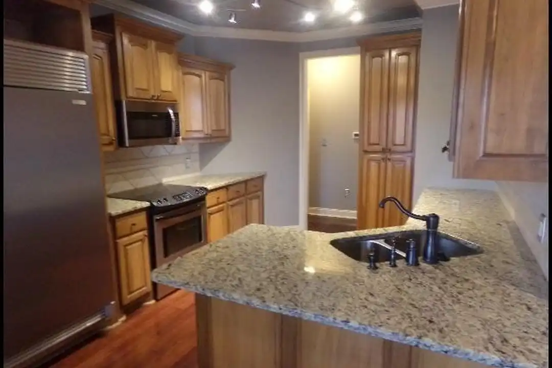 3153 Stonewall Dr - More