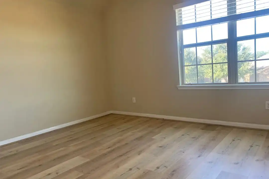 20735 Pine Rain Ct - View 6