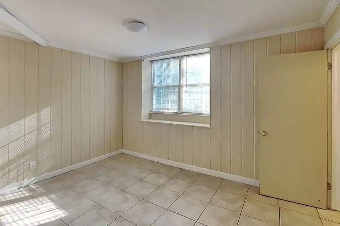 House in Lilburn - View 4