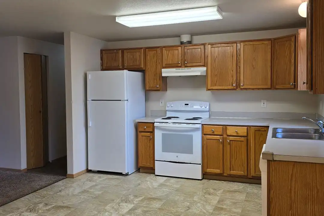 2261 E Crestview Dr - More