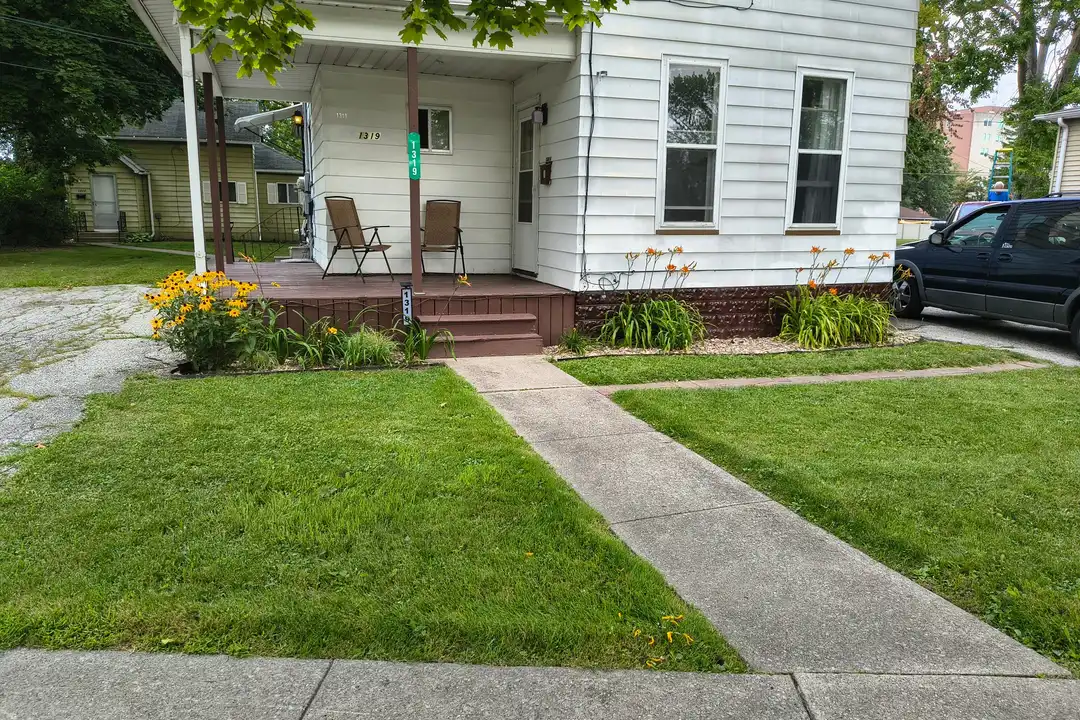 1319 N Fayette St unit 1 – photo 1 of 9