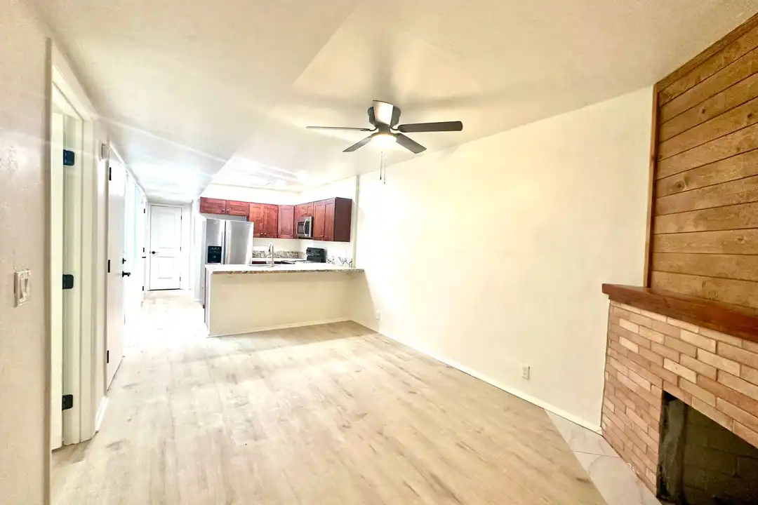 1331 W Pennington St unit Penn1339 - View 3