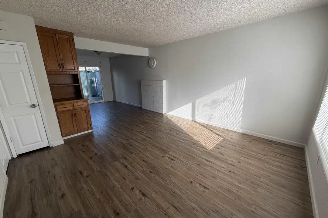 1648 W N Bear Creek Dr - View 2